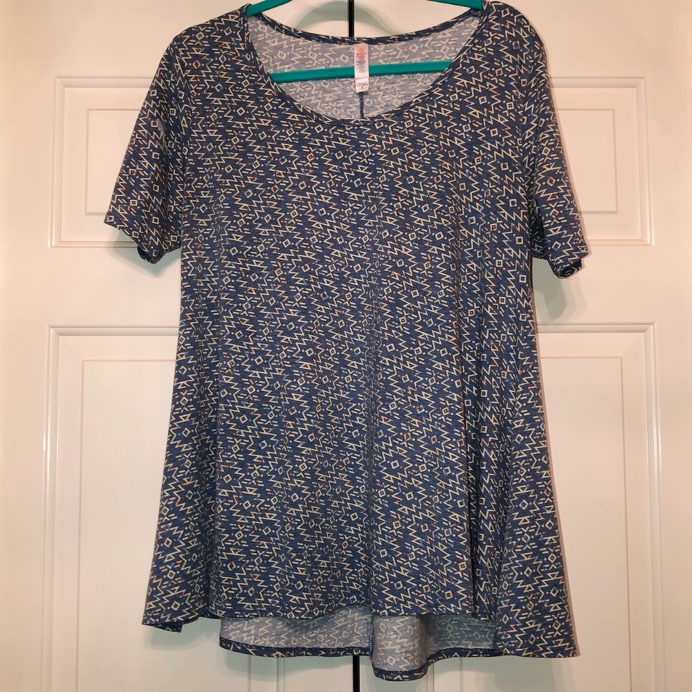 ✨2/$20✨LulaRoe • Tee - Picture 2 of 4